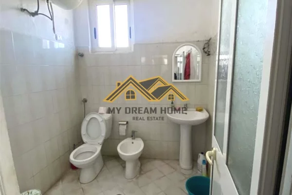 Shtepi ne shitje Shtepi Private ne Durres, 2+1, Mobilimi Pjeserisht e mobiluar, Pagesa 110,000  Euro.