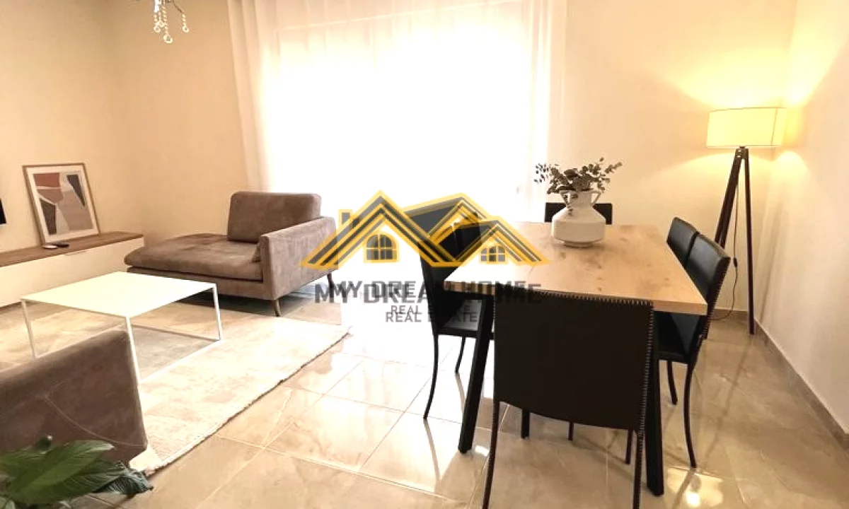 Shtepi ne shitje Apartament ne Durres, 3+1, Mobilimi E mobiluar, Pagesa 220,000  Euro.