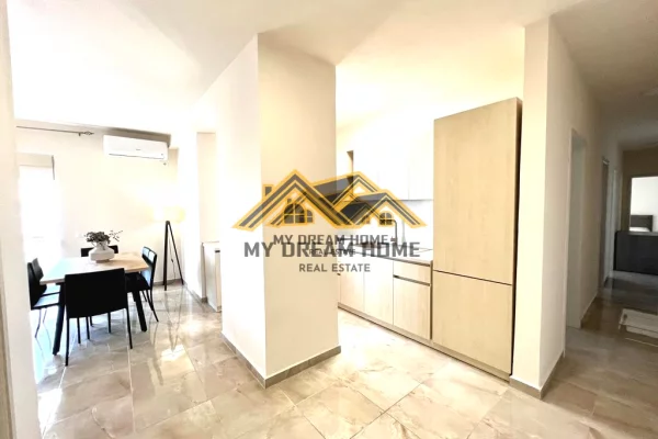 Shtepi ne shitje Apartament ne Durres, 3+1, Mobilimi E mobiluar, Pagesa 220,000  Euro.