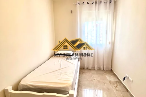 Shtepi ne shitje Apartament ne Durres, 3+1, Mobilimi E mobiluar, Pagesa 220,000  Euro.