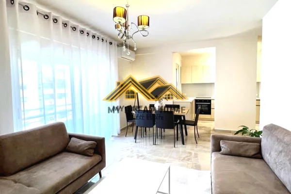 Shtepi ne shitje Apartament ne Durres, 3+1, Mobilimi E mobiluar, Pagesa 220,000  Euro.