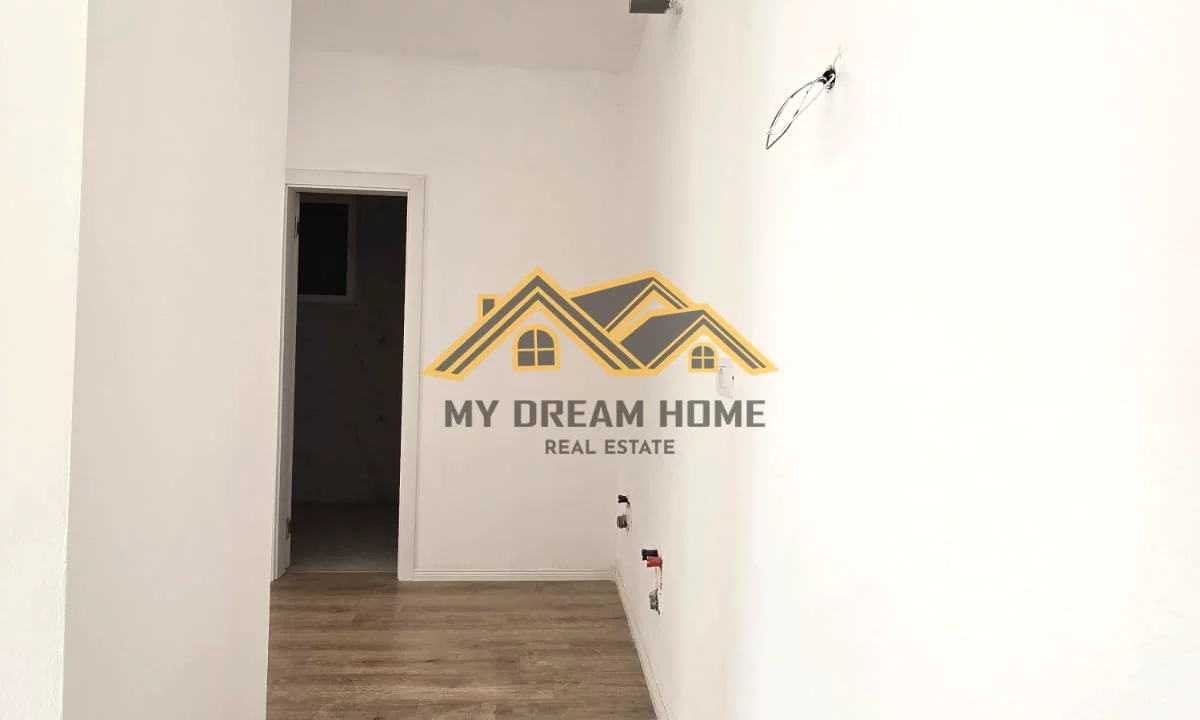 Shtepi ne shitje Apartament ne Durres, 2+1, Mobilimi Bosh, pa mobiluar, Pagesa 118,000  Euro.