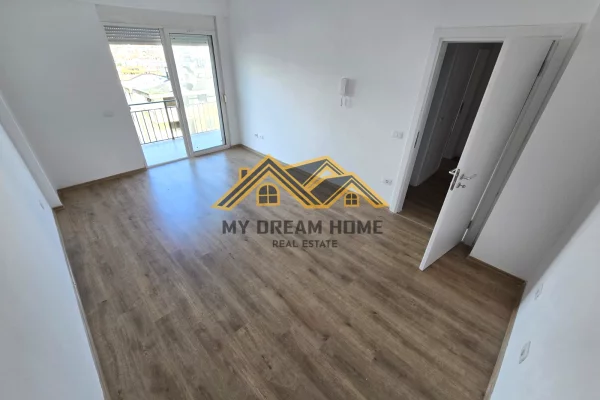 Shtepi ne shitje Apartament ne Durres, 1+1, Mobilimi Bosh, pa mobiluar, Pagesa 88,000  Euro.