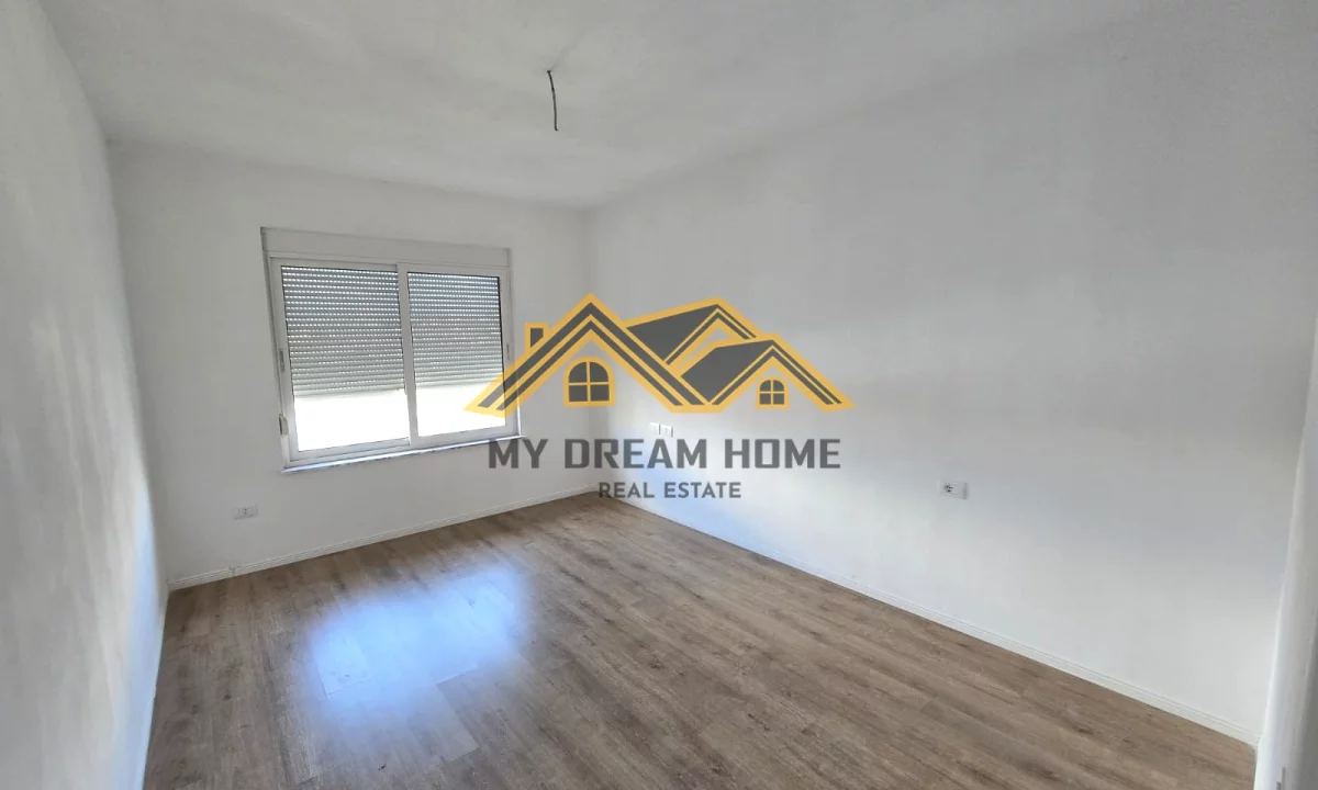 Shtepi ne shitje Apartament ne Durres, 1+1, Mobilimi Bosh, pa mobiluar, Pagesa 88,000  Euro.