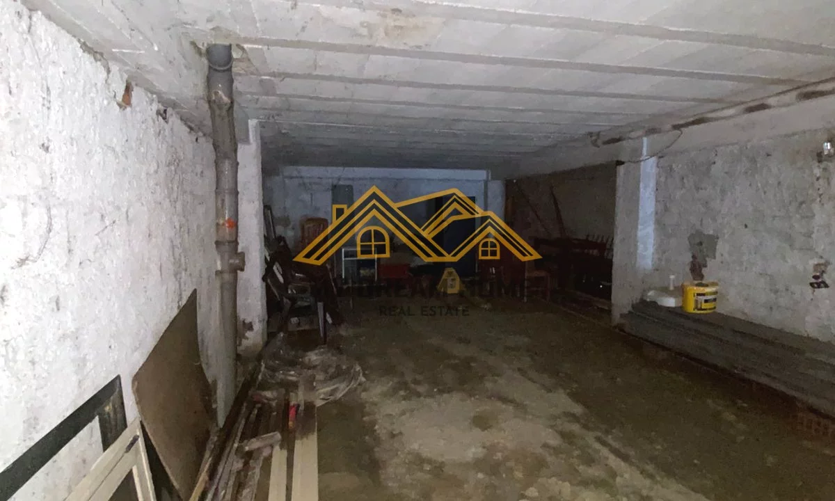 JEPET GARAZH ME QERA NE VOLLGA