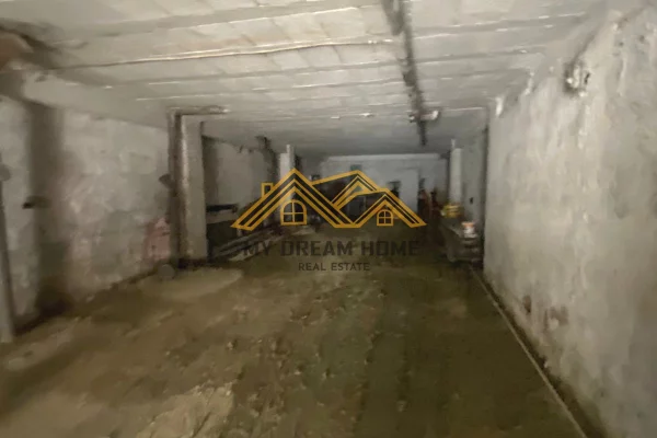 JEPET GARAZH ME QERA NE VOLLGA