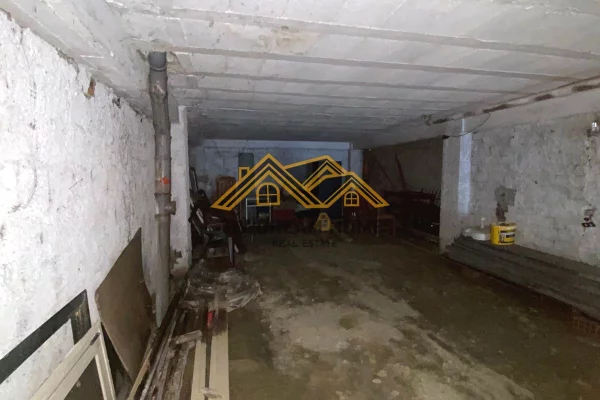 JEPET GARAZH ME QERA NE VOLLGA