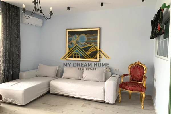 Shtepi ne shitje Apartament ne Durres, 2+1, Mobilimi E mobiluar, Pagesa 315,000  Euro.