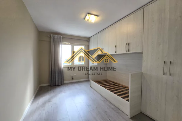 Shtepi ne shitje Apartament ne Durres, 2+1, Mobilimi E mobiluar, Pagesa 140,000  Euro.