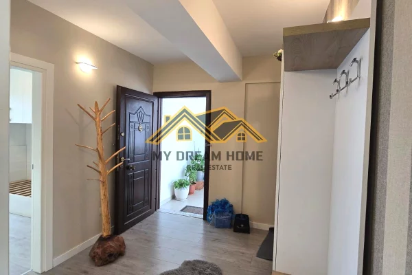 Shtepi ne shitje Apartament ne Durres, 2+1, Mobilimi E mobiluar, Pagesa 140,000  Euro.