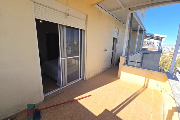 Shtepi ne shitje Apartament ne Durres, 2+1, Mobilimi E mobiluar, Pagesa 95,000  Euro.