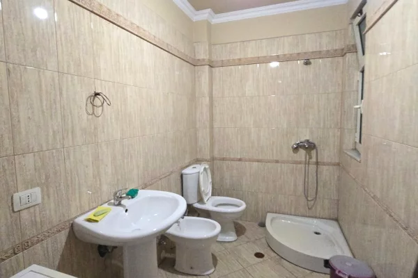 Shtepi ne shitje Apartament ne Durres, 2+1, Mobilimi E mobiluar, Pagesa 120,000  Euro.