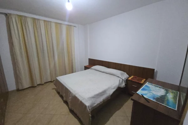 Shtepi ne shitje Apartament ne Durres, 2+1, Mobilimi E mobiluar, Pagesa 120,000  Euro.