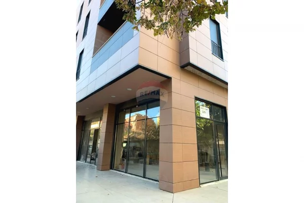 Ambient biznesi ne shitje 1+1 ne Tirane - 450,000 Euro