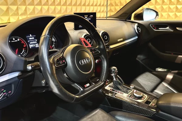 Makina ne shitje ne Durres, Audi, 2015 Benzine,Kambio Automatik Pagesa 9,999  Euro.