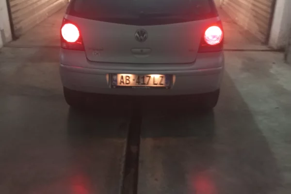 Makina ne shitje ne Tirane, Volkswagen, 2005 Benzine,Kambio Manual Pagesa 2,600  Euro.