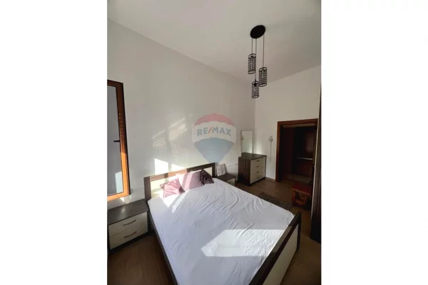 Shtepi me qera 2+1 ne Tirane - 60,000 Leke