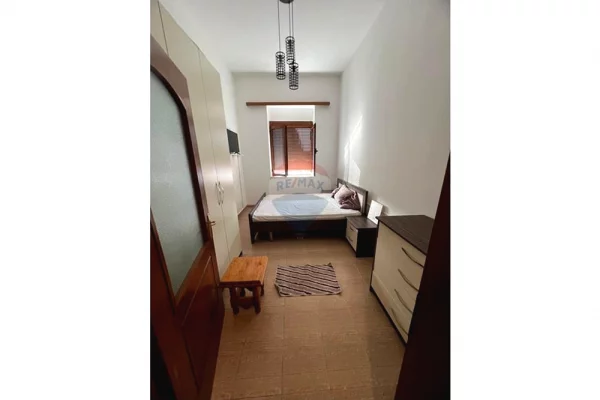 Shtepi me qera 2+1 ne Tirane - 60,000 Leke