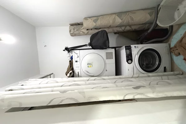 Shtepi ne shitje Apartament ne Tirane, 2+1, Mobilimi E mobiluar, Pagesa 130,000  Euro.