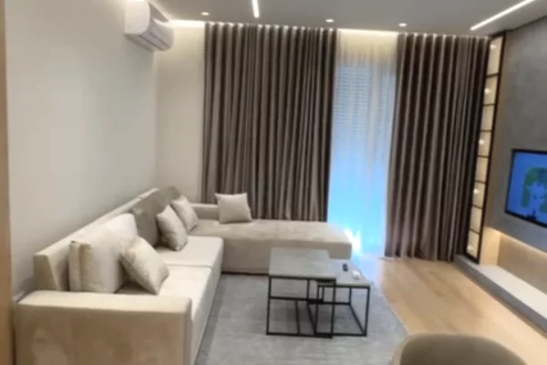 Shtepi me qera 2+1 ne Tirane - 800 Euro