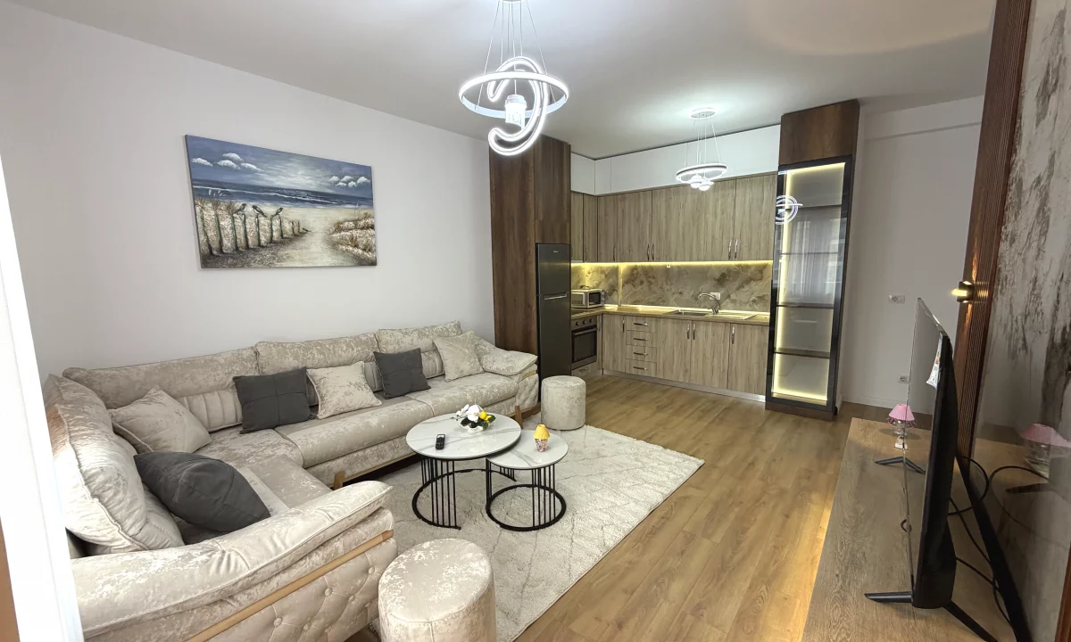 Shtepi ne shitje Apartament ne Tirane, 2+1, Mobilimi E mobiluar, Pagesa 155,000  Euro.