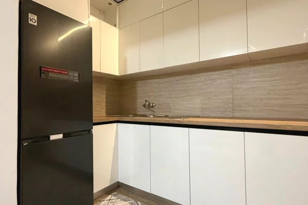 Shtepi me qera 2+1 ne Tirane - 60,000 Leke