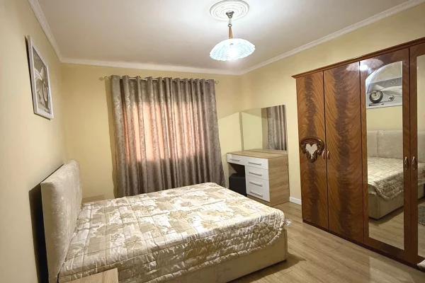 Shtepi me qera 2+1 ne Tirane - 60,000 Leke