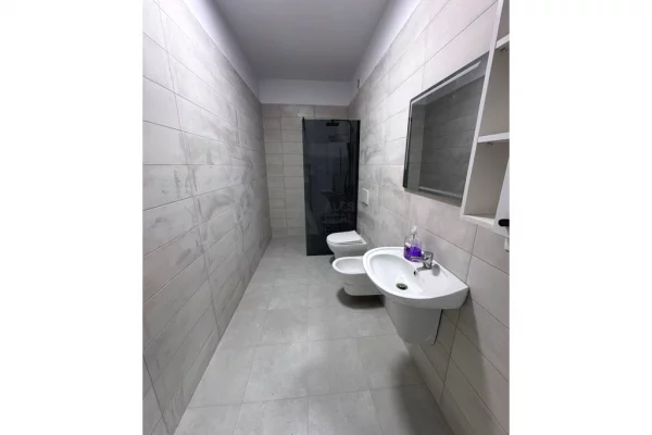 Shtepi me qera 2+1 ne Tirane - 600 Euro