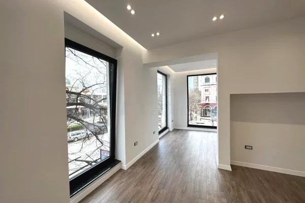 Ambient biznesi me qera 1+1 ne Tirane - 1,500 Euro