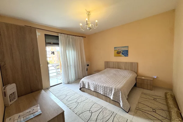 Shtepi me qera Apartament ne Tirane, 2+1, Mobilimi E mobiluar, Pagesa 55,000  Leke.