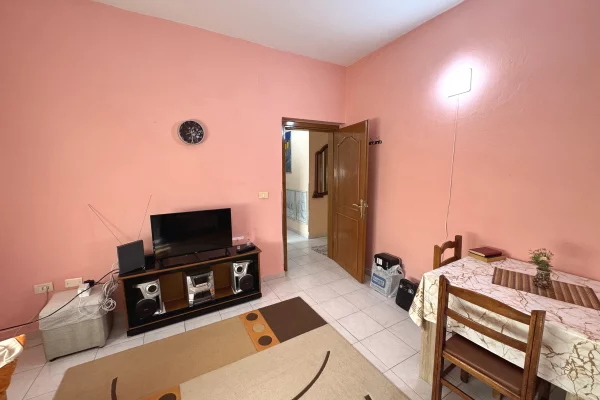 Shtepi me qera Apartament ne Tirane, 2+1, Mobilimi E mobiluar, Pagesa 55,000  Leke.
