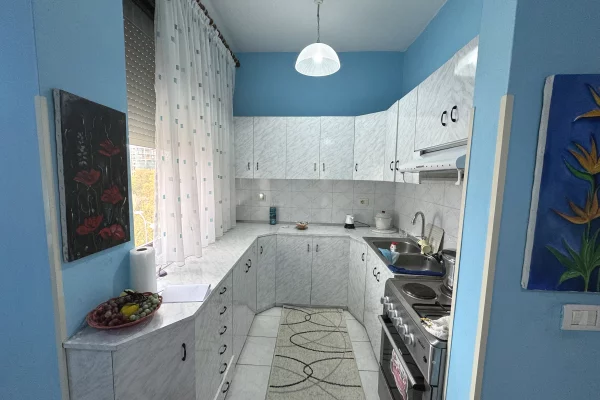 Shtepi me qera Apartament ne Tirane, 2+1, Mobilimi E mobiluar, Pagesa 55,000  Leke.