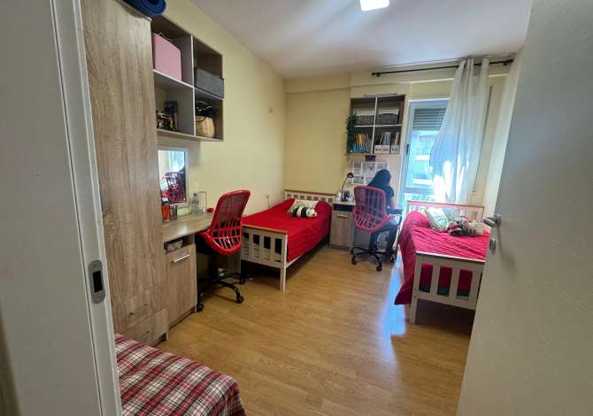 Shtepi ne shitje Apartament ne Tirane, 2+1, Mobilimi E mobiluar, Pagesa 170,000  Euro.