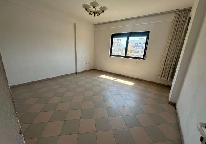 Shtepi ne shitje Apartament ne Tirane, 2+1, Mobilimi Bosh, pa mobiluar, Pagesa 120,000  Euro.