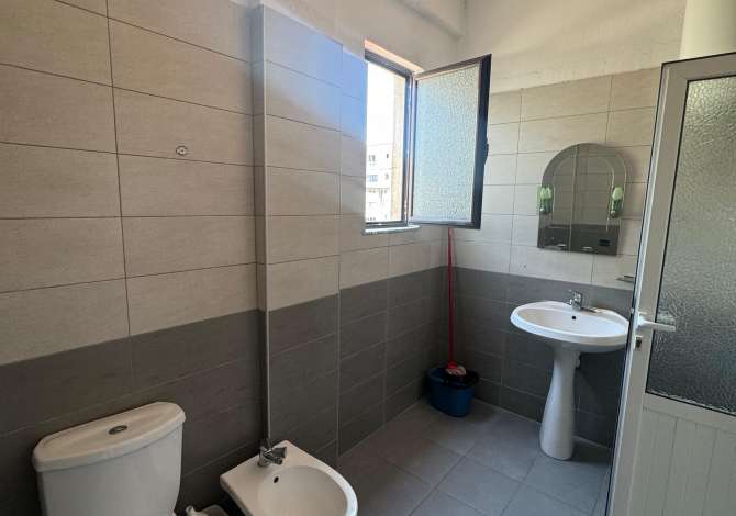 Shtepi ne shitje Apartament ne Tirane, 2+1, Mobilimi Bosh, pa mobiluar, Pagesa 120,000  Euro.
