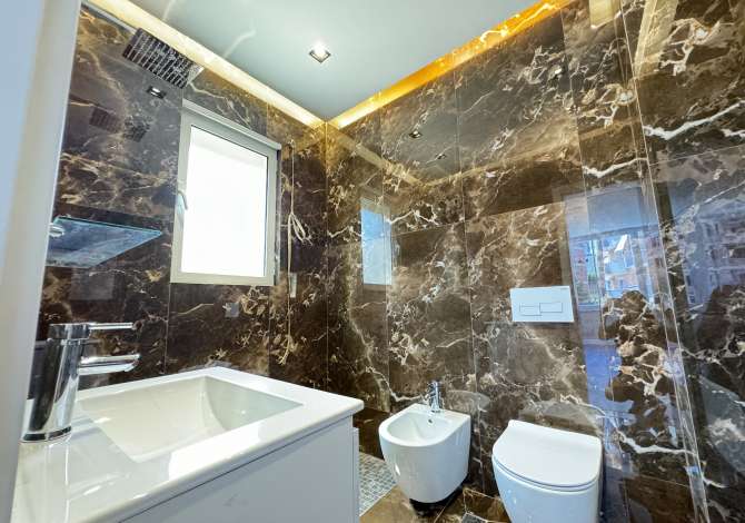 Shtepi ne shitje Apartament ne Tirane, 2+1, Mobilimi Pjeserisht e mobiluar, Pagesa 210,000  Euro.