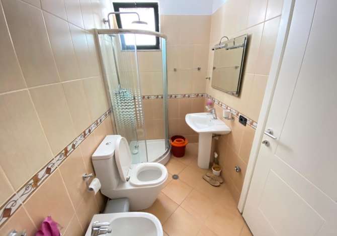 Shtepi me qera Apartament ne Tirane, 2+1, Mobilimi E mobiluar, Pagesa 550  Euro.