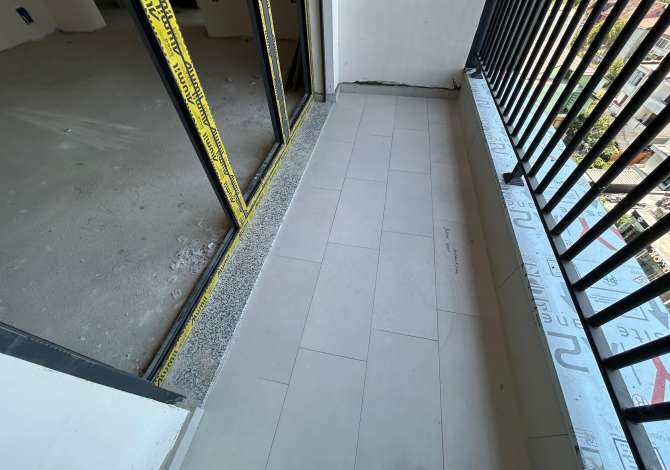 Shtepi ne shitje Apartament ne Tirane, 2+1, Mobilimi Bosh, pa mobiluar, Pagesa 137,500  Euro.