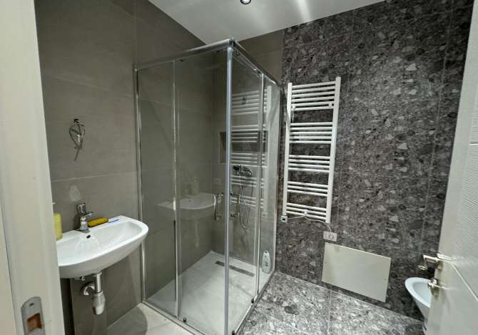 Shtepi me qera Apartament ne Tirane, 2+1, Mobilimi E mobiluar, Pagesa 650  Euro.