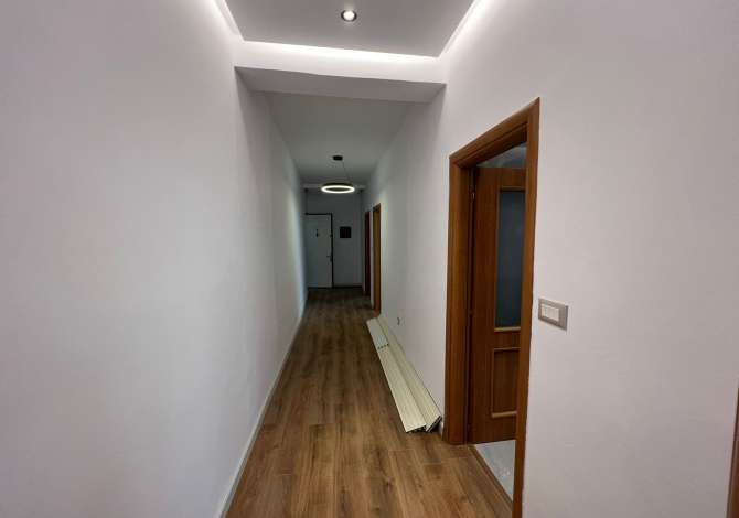 Shtepi ne shitje Apartament ne Tirane, 2+1, Mobilimi Bosh, pa mobiluar, Pagesa 178,000  Euro.