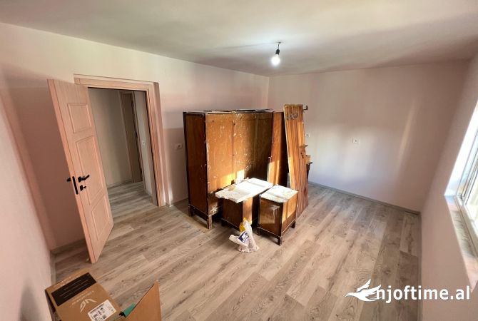 Ambient biznesi me qera 3+1 ne Tirane - 400 Euro