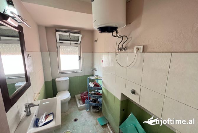 Qera Zyre 2+1 tek 21 Dhjetori