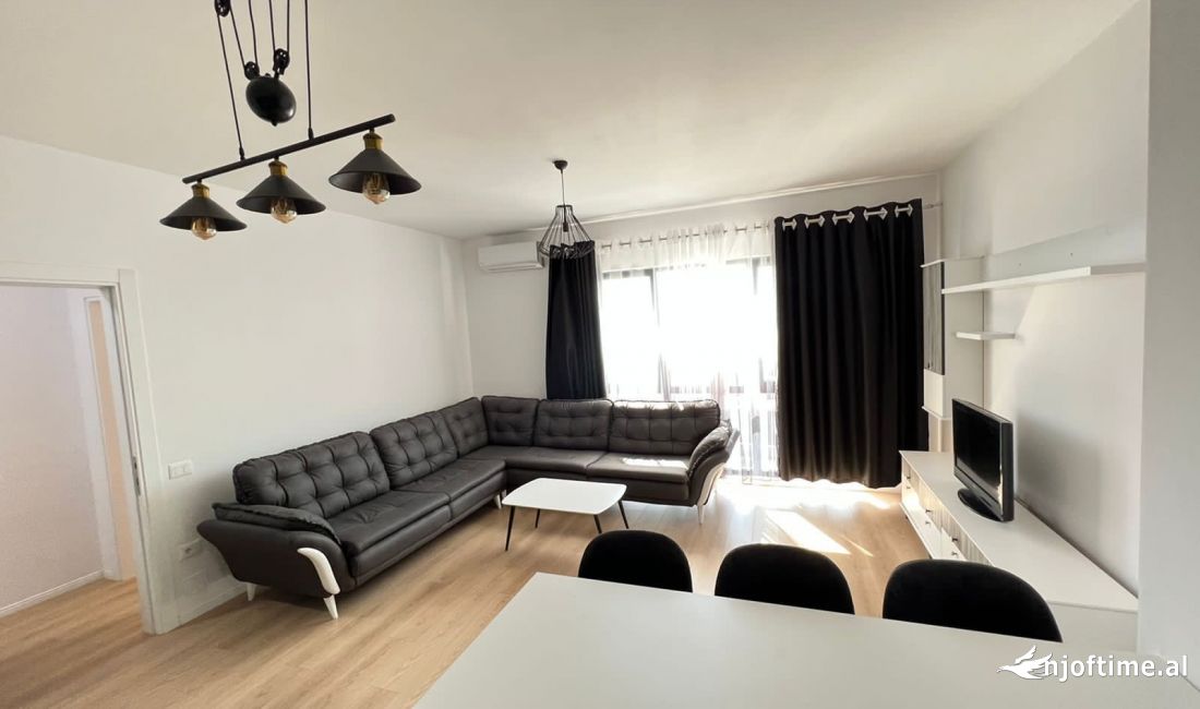 Shtepi me qera Apartament ne Tirane, 1+1, Mobilimi E mobiluar, Pagesa 550  Euro.