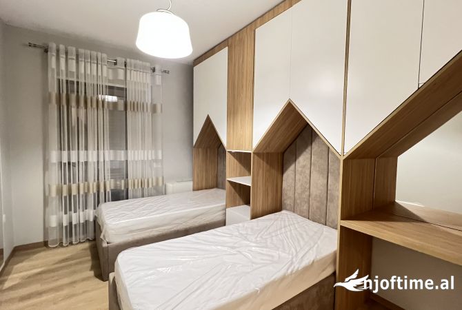 Shtepi me qera Apartament ne Tirane, 2+1, Mobilimi E mobiluar, Pagesa 1,100  Euro.