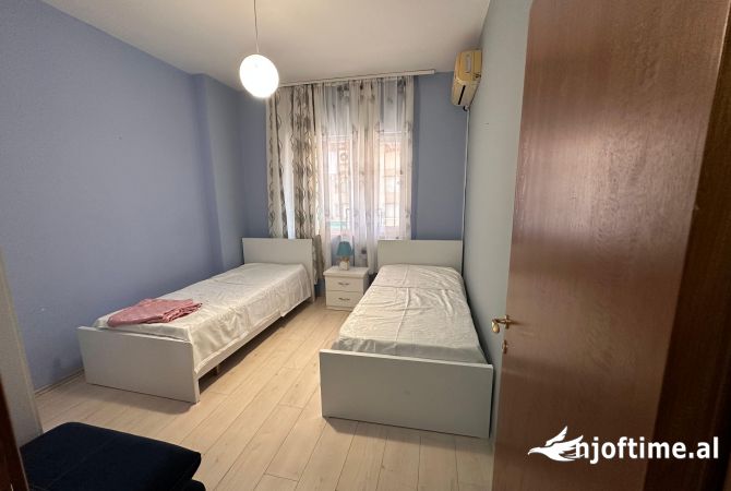 Shtepi me qera Apartament ne Tirane, 2+1, Mobilimi E mobiluar, Pagesa 700  Euro.