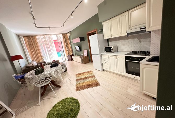 Shtepi me qera 2+1 ne Tirane - 700 Euro
