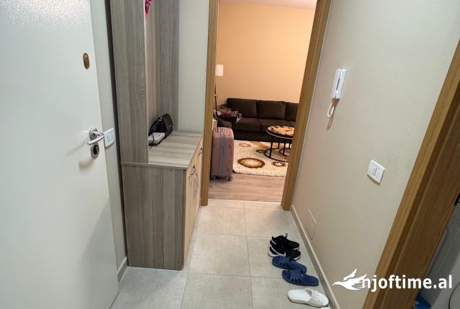 Shtepi me qera Apartament ne Tirane, 1+1, Mobilimi E mobiluar, Pagesa 600  Euro.
