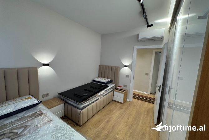 Shtepi me qera Apartament ne Tirane, 2+1, Mobilimi E mobiluar, Pagesa 1,200  Euro.