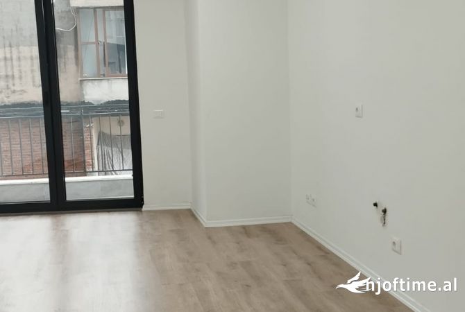 Shtepi me qera Garsoniere ne Tirane - 400 Euro