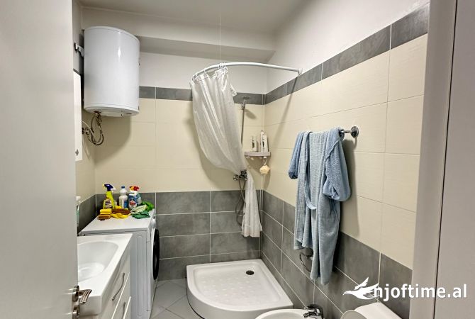 Shtepi me qera Apartament ne Tirane, 2+1, Mobilimi E mobiluar, Pagesa 700  Euro.